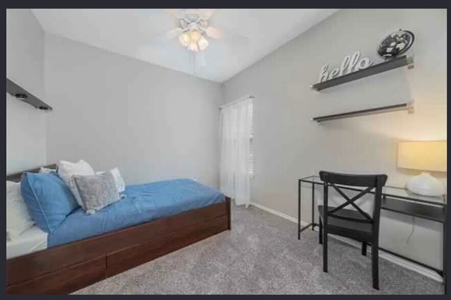 Building Photo - 2716 Zoeller Dr