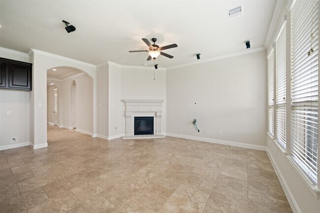 Building Photo - 27330 Aspen Falls Ln