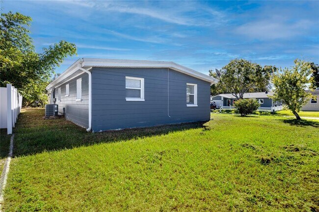 Building Photo - 6745 88th Ave N