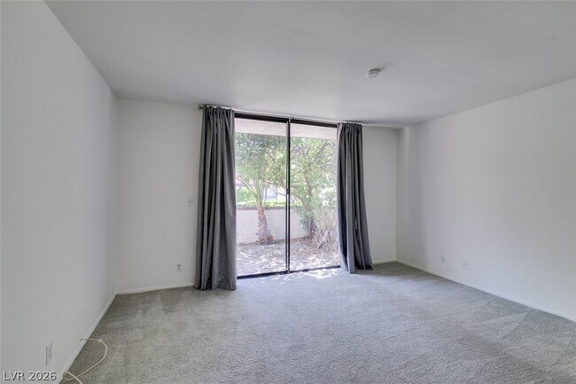 Building Photo - 3452 Pino Cir