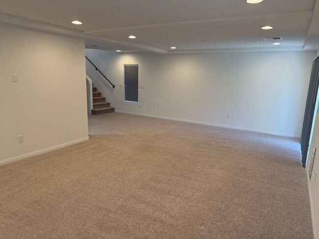 Building Photo - Large Southern Highlands Tri-Level Home. P...