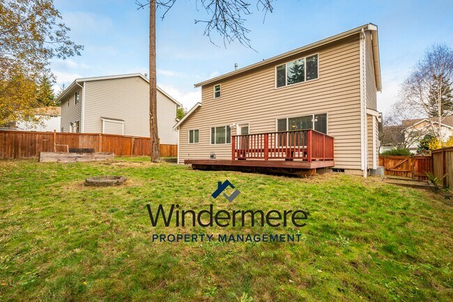 Building Photo - 1134 NW Redwing Dr