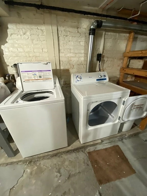 Building Photo - 114 W 8th St