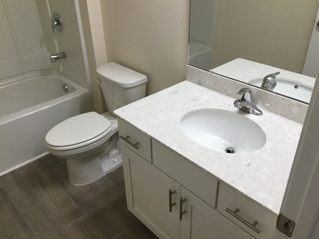 Building Photo - 297 N Hamilton Springs Rd