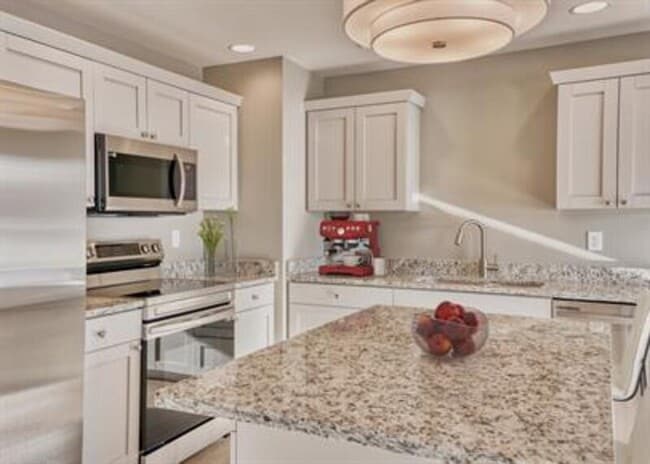 Building Photo - 640 Ptarmigan Ln