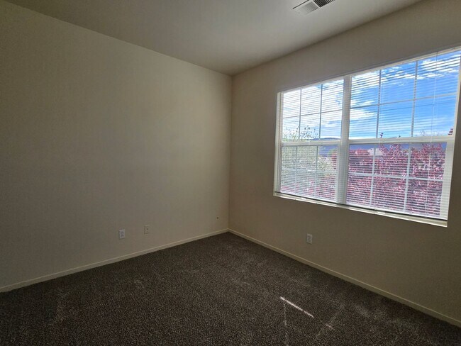 Building Photo - Beautiful South Reno Home in Gated Community