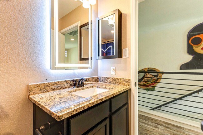 Building Photo - 22127 Roxanne Field Ln