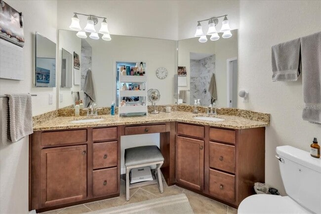 Building Photo - 5527 Palmer Cir