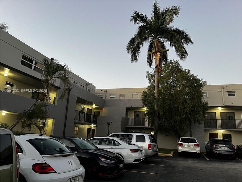 Building Photo - 210 NW 87th Ave