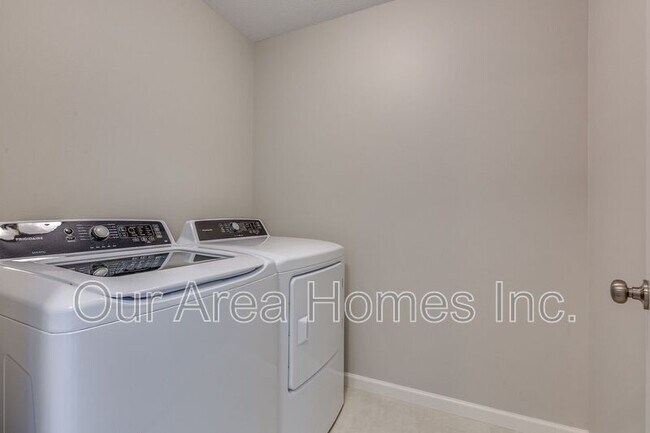 Building Photo - 12624 Pond View Rd