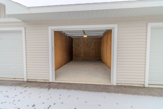 Building Photo - Trailside Condo-2 Bd 2.5 Bath