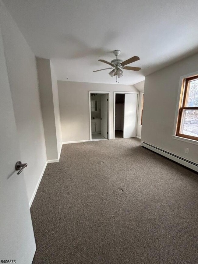 Building Photo - 225 E Northfield Rd