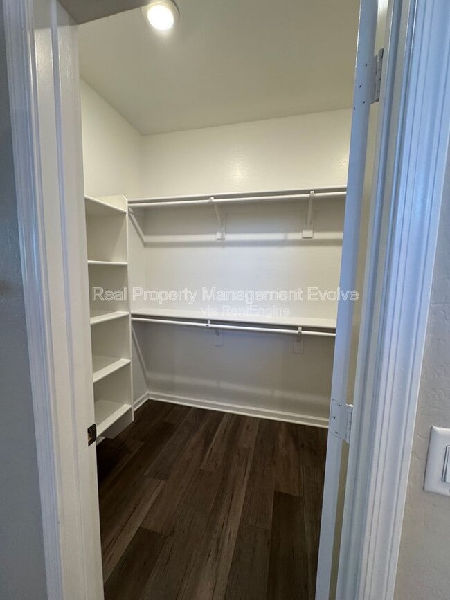 Building Photo - 13014 W Lamar Rd