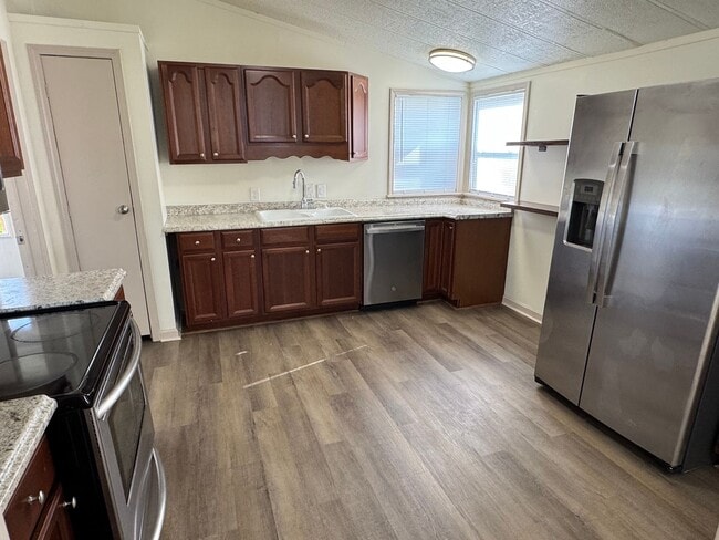 Building Photo - 3 Bedroom 2 Bathroom Home in Kingsport, TN