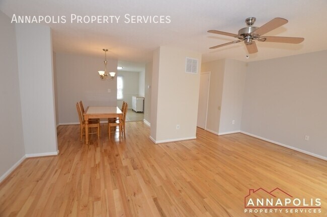 Building Photo - 558 Melissa Ct