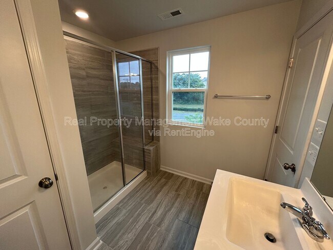 Building Photo - 1041 Shoreside Dr