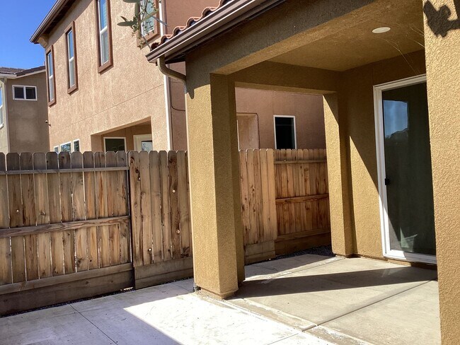 Building Photo - 229 Sunset Drive S