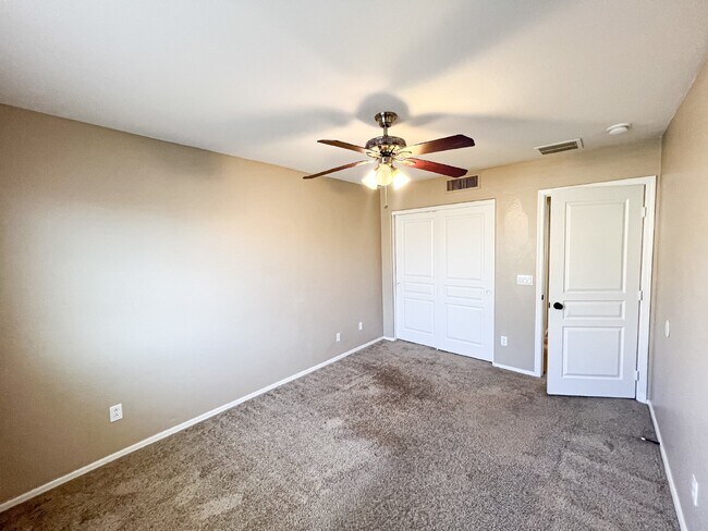 Building Photo - 7016 S 7th Ln