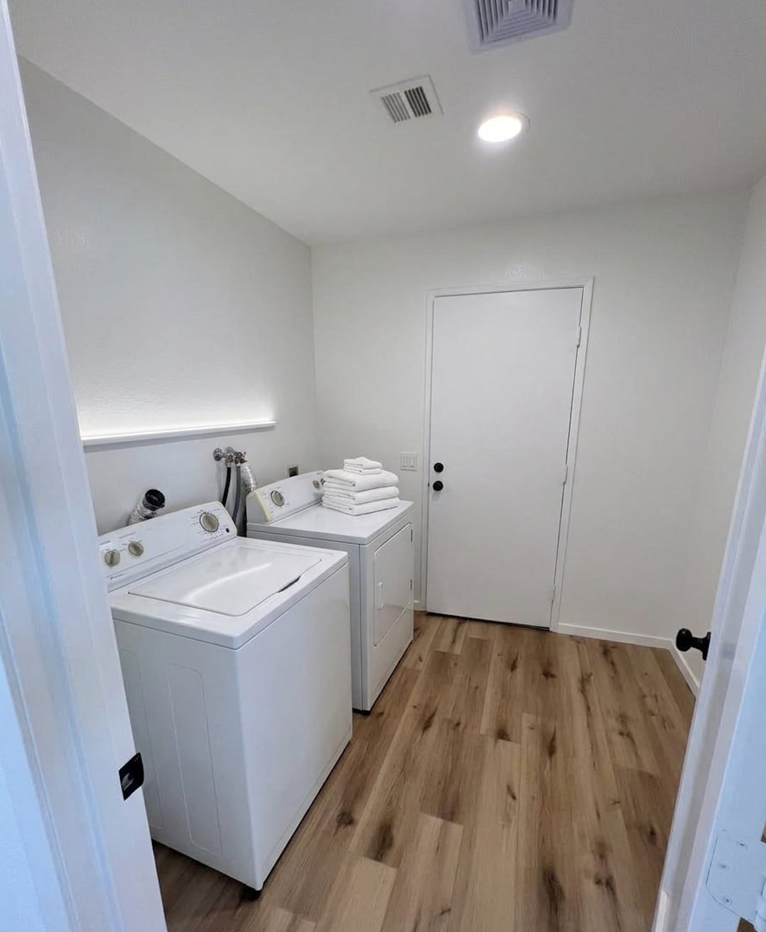 Building Photo - 53755 Avenida Diaz