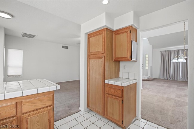 Building Photo - 2909 Sarina Ave
