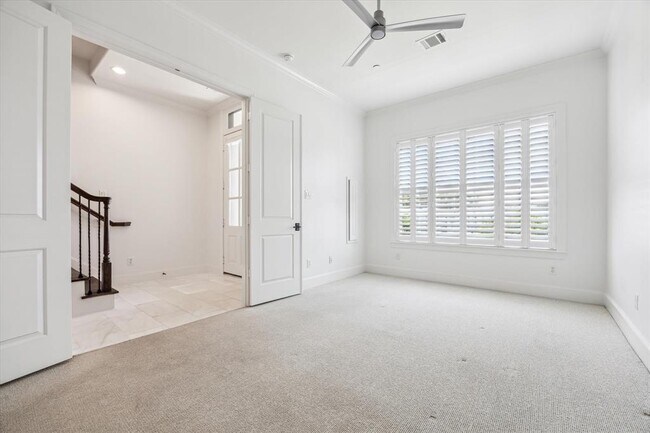 Building Photo - 3850 Glen Arbor Dr