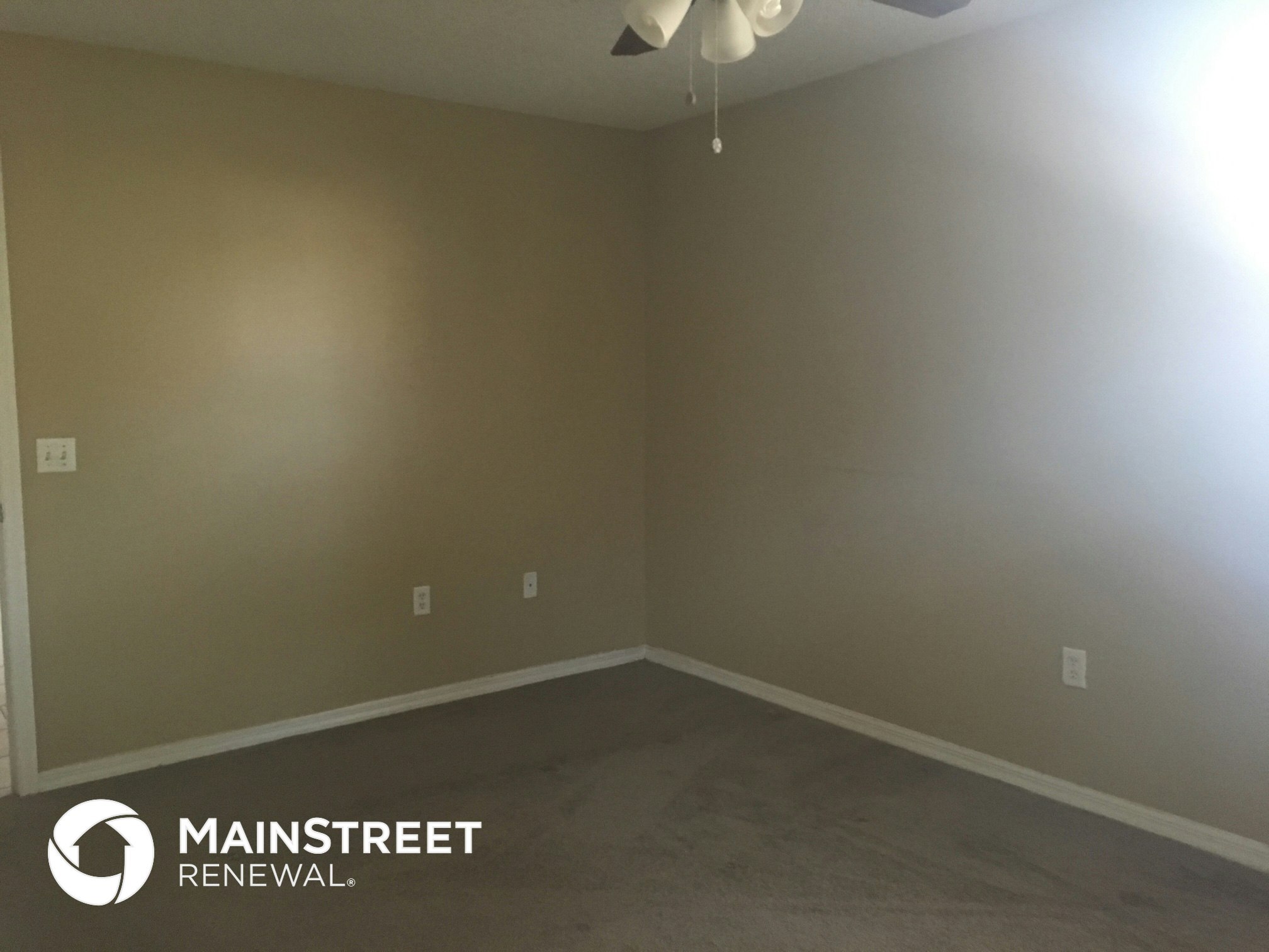 Building Photo - 2348 Ainsworth Ave