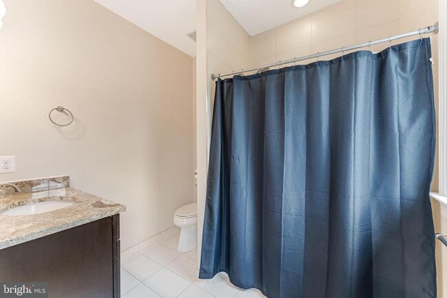 Building Photo - 829 Golden Arrow St