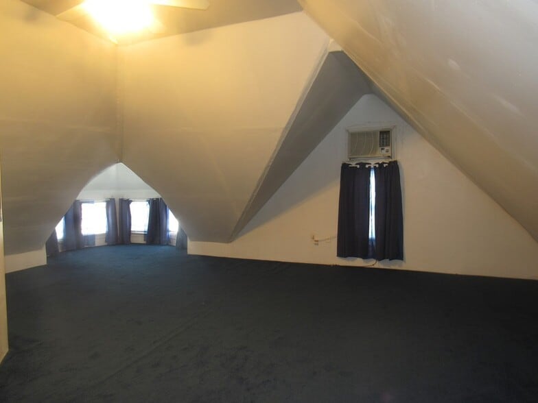 Building Photo - 109 Walnut St