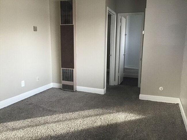 Building Photo - Cute 1 Bd, 1 BA, Downstairs Apartment. #1