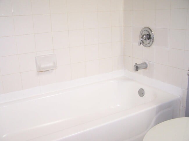 Building Photo - 10372 Fox Trail Rd S