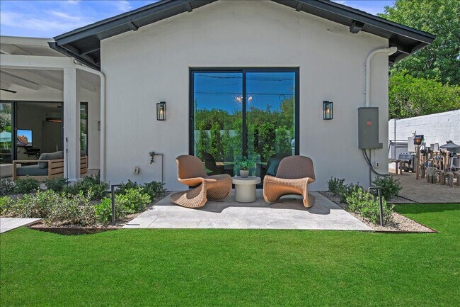 Building Photo - 3631 N 54th Ct