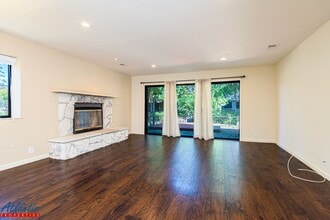 Building Photo - Lovely Townhouse | Resort-Style Community