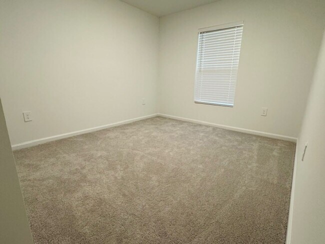 Building Photo - Home For Rent in Haines City with 4 Bedrooms and 2 Baths