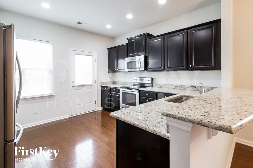 Building Photo - 328 Cantley Ct