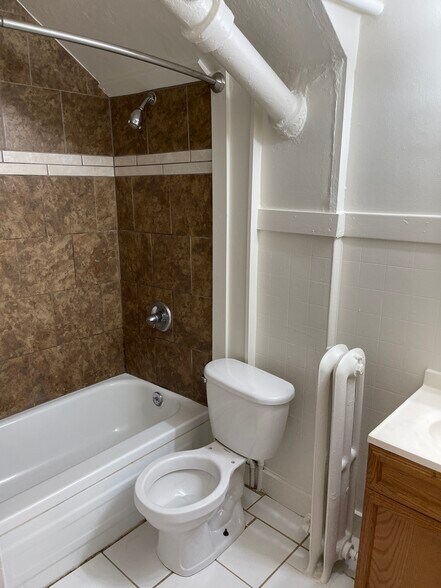 Building Photo - 821 Wright St