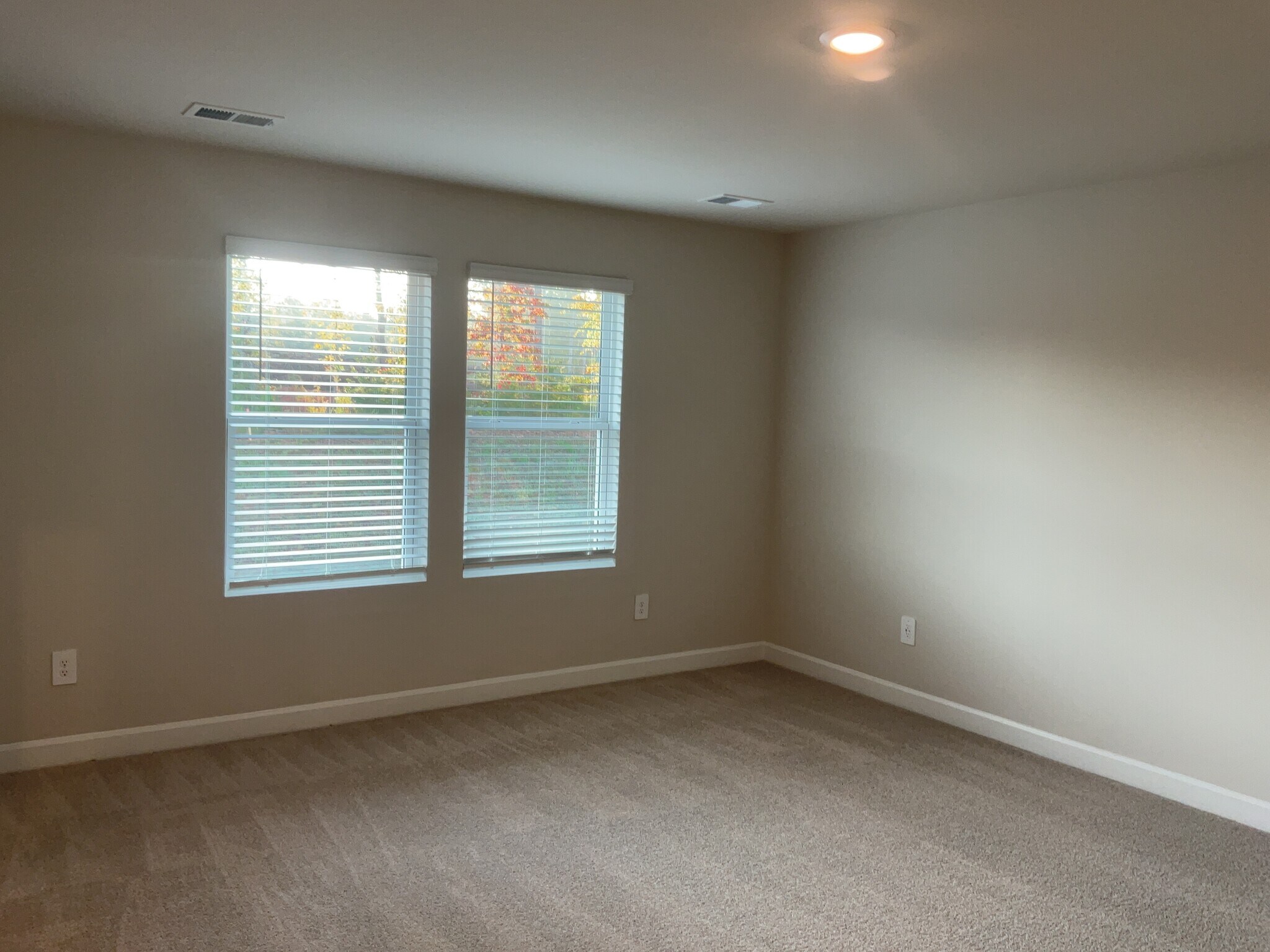 Building Photo - 300 Granby Trl