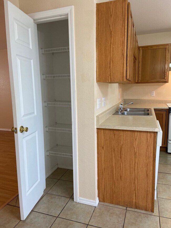 Building Photo - Apartment in Branson East, Kirbyville