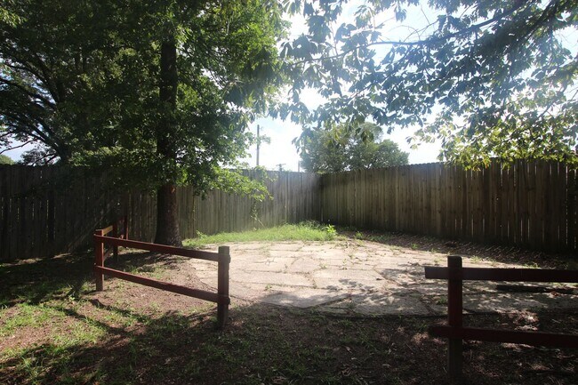 Building Photo - Stunning 4 Bedroom in Tyler! Available in ...
