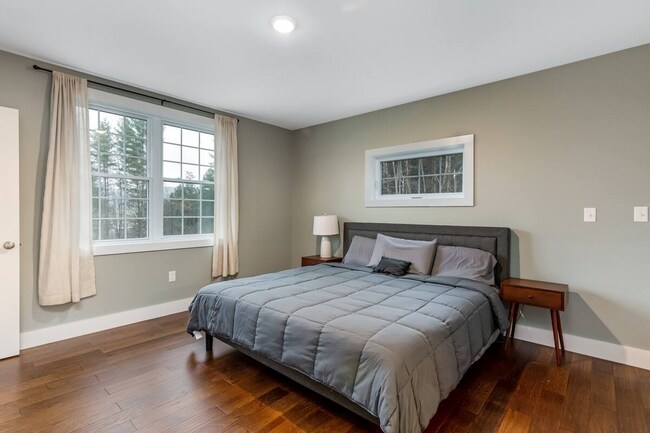 Building Photo - 4 Bedroom in Waterbury, VT Available NOW (Furnished + Utilities included)