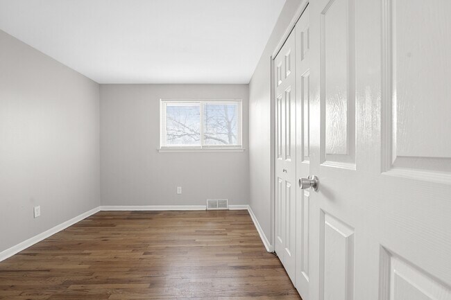 Building Photo - 4290 Norwood Dr