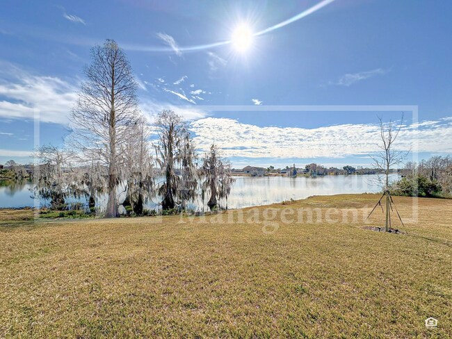 Building Photo - 6720 Great Bear Dr