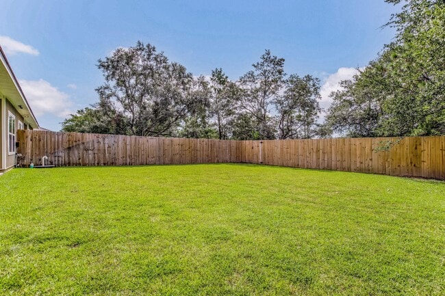 Building Photo - 6809 Water St