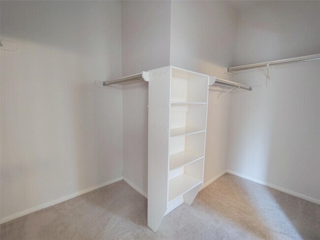 Building Photo - 818 Presley Way