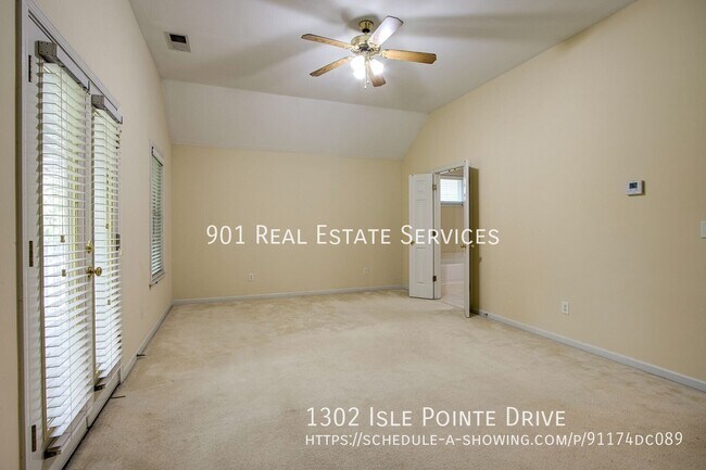 Building Photo - 1302 Isle Pointe Dr