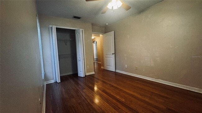 Building Photo - 9822 White Barn Way