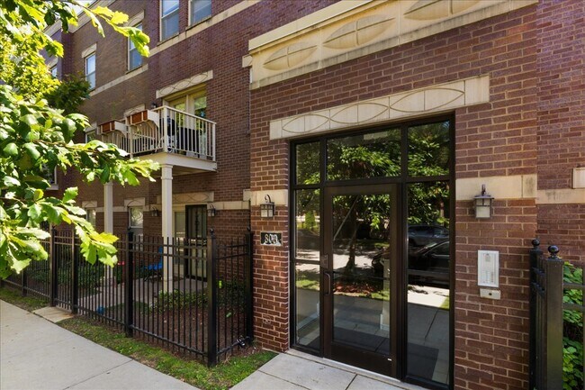 Building Photo - 803 E 41st St