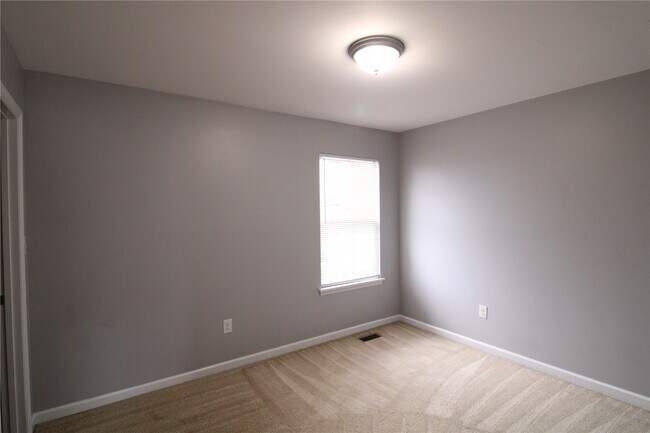 Building Photo - 440 Wild Oak Dr