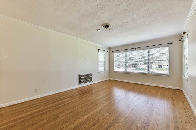 Building Photo - 3023 Fairhope St