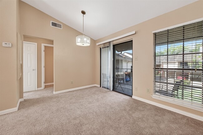 Building Photo - 2211 S Kirkwood Rd