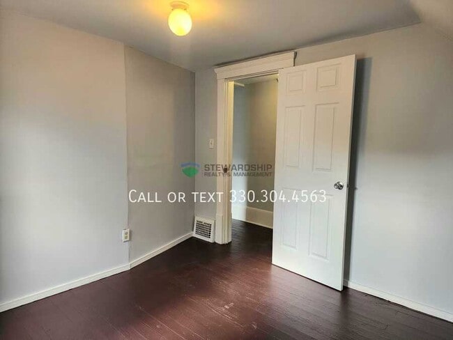 Building Photo - 68 27th St NW